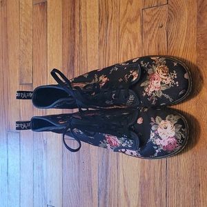 Dr. Martens Shoreditch Floral High-top Lace Up Boots